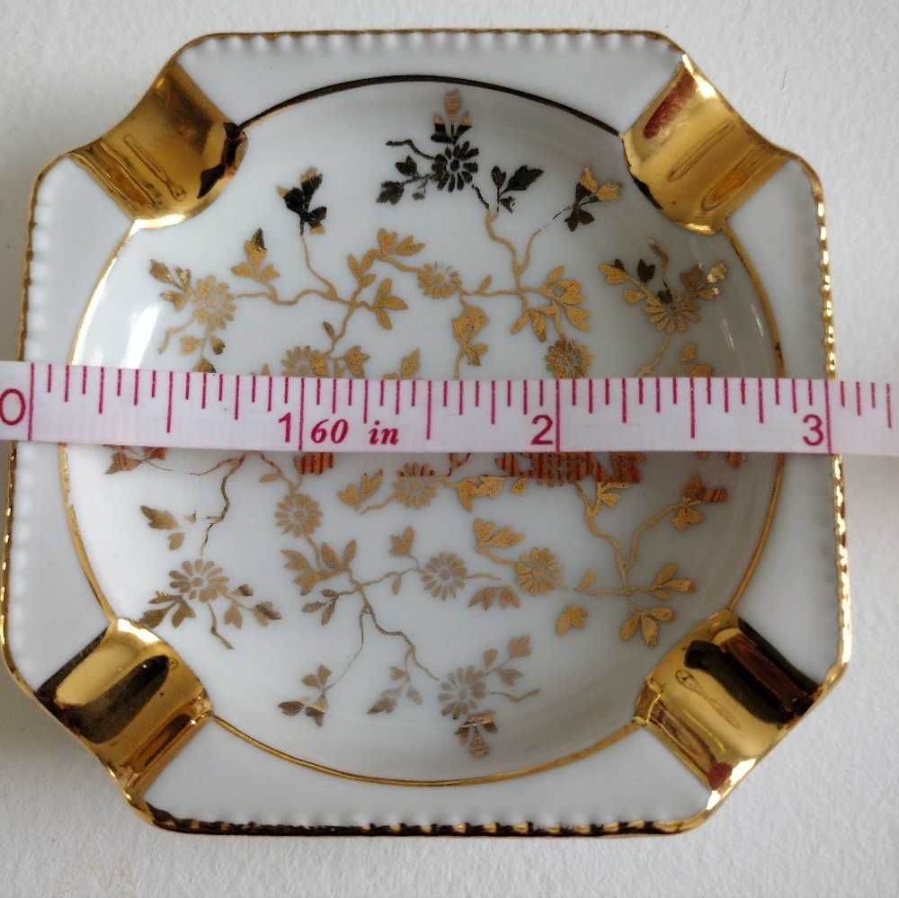 Haus Dresden 24K Gold Paint Ashtrays And Cigarette Holder. - Picture 10 of 13